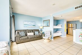 Shore & Pool Access: Resort Condo in Myrtle Beach!