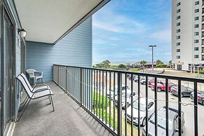 Oceanfront Condo w/ Pool Access in Myrtle Beach!