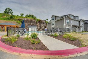 Branson Condo w/ Mountain-view Deck, Pool Access
