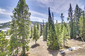 Centrally Located Big Sky Condo: Ski, Hike, Bike!