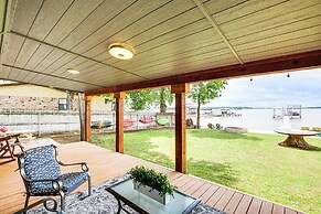 Private Dock & Deck: Eagle Mountain Lake Retreat!