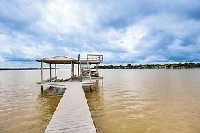 Private Dock & Deck: Eagle Mountain Lake Retreat!
