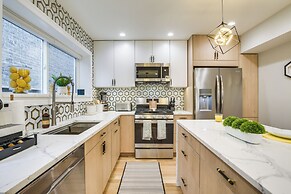 Stylish Chicago Retreat: Walk to Loyola University