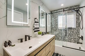 Stylish Chicago Retreat: Walk to Loyola University