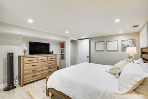 Stylish Chicago Retreat: Walk to Loyola University