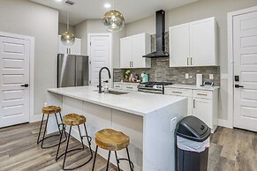 Pet-friendly Houston Home w/ Patio: 6 Mi to Dtwn!