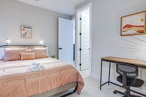 Pet-friendly Houston Home w/ Patio: 6 Mi to Dtwn!