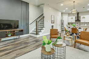 Pet-friendly Houston Home w/ Patio: 6 Mi to Dtwn!