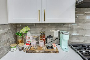 Pet-friendly Houston Home w/ Patio: 6 Mi to Dtwn!