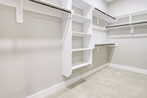 Pet-friendly Houston Home w/ Patio: 6 Mi to Dtwn!