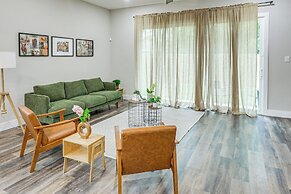 Pet-friendly Houston Home w/ Patio: 6 Mi to Dtwn!