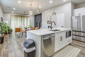 Pet-friendly Houston Home w/ Patio: 6 Mi to Dtwn!