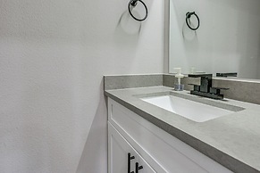 Pet-friendly Houston Home w/ Patio: 6 Mi to Dtwn!