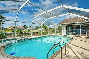 Dog-friendly Cape Coral Home: On-site Canal Access