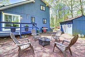 Hot Tub & Lake Beach Access: Tobyhanna Retreat!