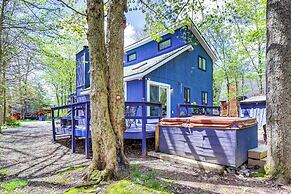 Hot Tub & Lake Beach Access: Tobyhanna Retreat!