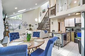 Hot Tub & Lake Beach Access: Tobyhanna Retreat!