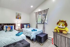 Hot Tub & Lake Beach Access: Tobyhanna Retreat!