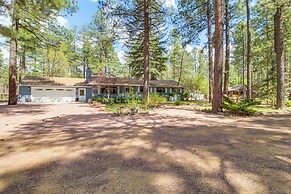 Deck + Pool Table: Pinetop-lakeside Nature Escape