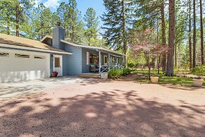 Deck + Pool Table: Pinetop-lakeside Nature Escape