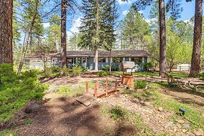 Deck + Pool Table: Pinetop-lakeside Nature Escape