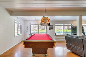 Deck + Pool Table: Pinetop-lakeside Nature Escape