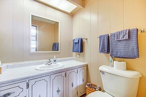 Lakefront Cabin in Jay w/ Deck, Views & Boat Ramp!