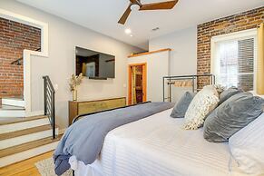 Stylish Dtwn Knoxville Condo w/ Rooftop Deck!