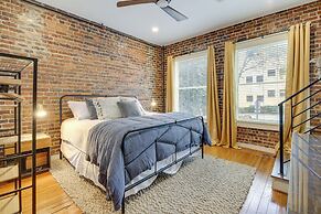 Stylish Dtwn Knoxville Condo w/ Rooftop Deck!