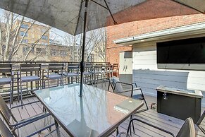 Stylish Dtwn Knoxville Condo w/ Rooftop Deck!