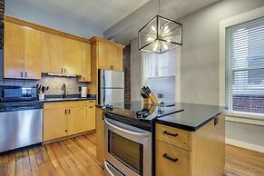 Stylish Dtwn Knoxville Condo w/ Rooftop Deck!