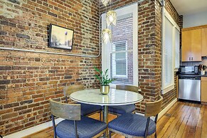 Stylish Dtwn Knoxville Condo w/ Rooftop Deck!