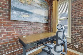 Stylish Dtwn Knoxville Condo w/ Rooftop Deck!