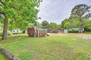Pet-friendly Buxton Home w/ Balcony, 2 Mi to Beach