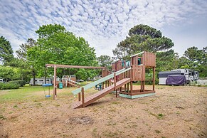 Pet-friendly Buxton Home w/ Balcony, 2 Mi to Beach