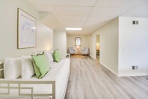 Pet-friendly Buxton Home w/ Balcony, 2 Mi to Beach