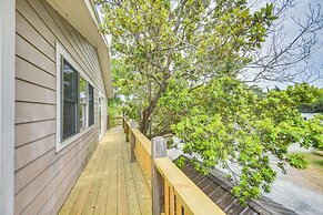 Pet-friendly Buxton Home w/ Balcony, 2 Mi to Beach