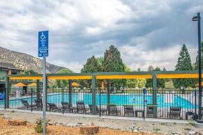Pine Mountain Club Cabin w/ A/C & EV Charger