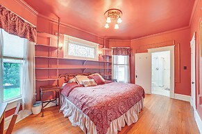 Charming Champaign Victorian w/ Deck!