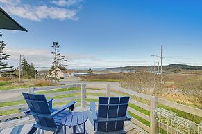 Peaceful Lubec Home w/ Views: Walk to Beach!