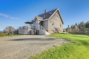 Peaceful Lubec Home w/ Views: Walk to Beach!