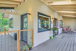 Peaceful Eugene Country Cottage w/ Mountain Views