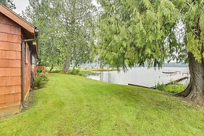 Waterfront Grapeview Escape w/ Boat Dock & Views!