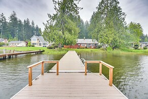Waterfront Grapeview Escape w/ Boat Dock & Views!