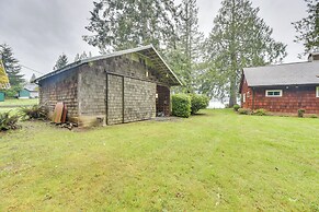 Waterfront Grapeview Escape w/ Boat Dock & Views!