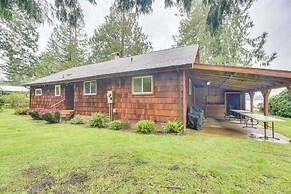 Waterfront Grapeview Escape w/ Boat Dock & Views!