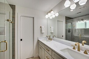 Dock & Fire Pit: Lakefront Home in Malakoff!