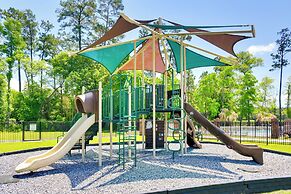 Springfield Studio Rental w/ Golf Course View!