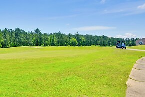 Springfield Studio Rental w/ Golf Course View!