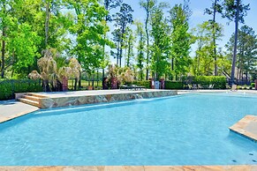 Springfield Studio Rental w/ Golf Course View!